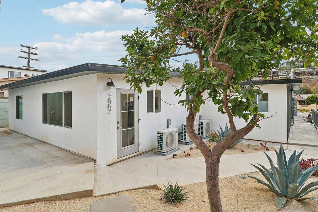 San Diego, CA 92103,2962 Reynard Way