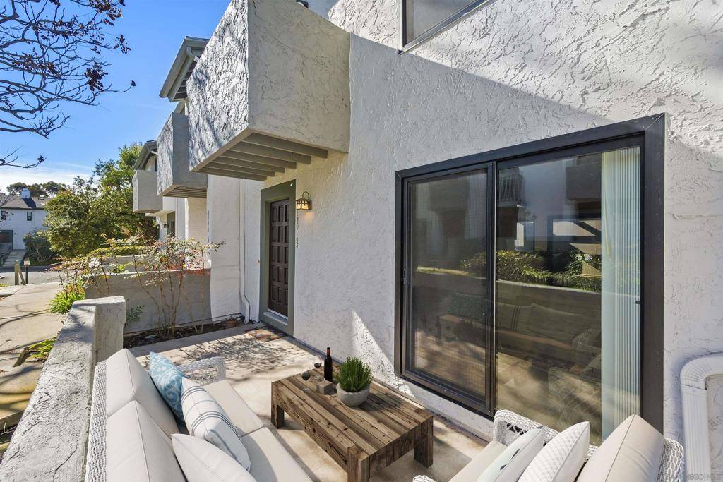 La Jolla, CA 92037,8750 Villa La Jolla #64