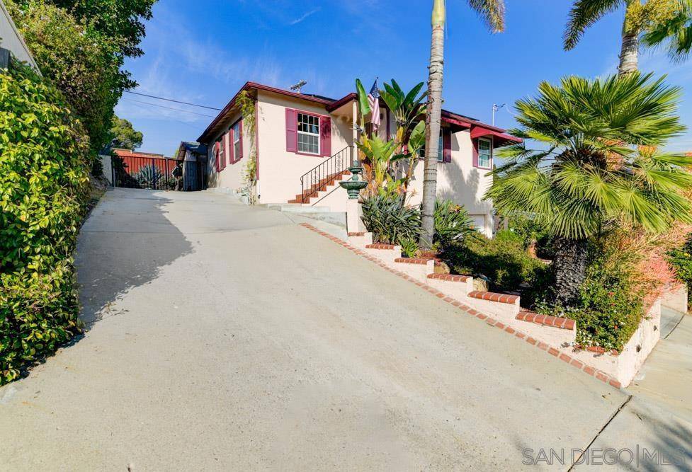 La Mesa, CA 91942,7384 West Point Ave