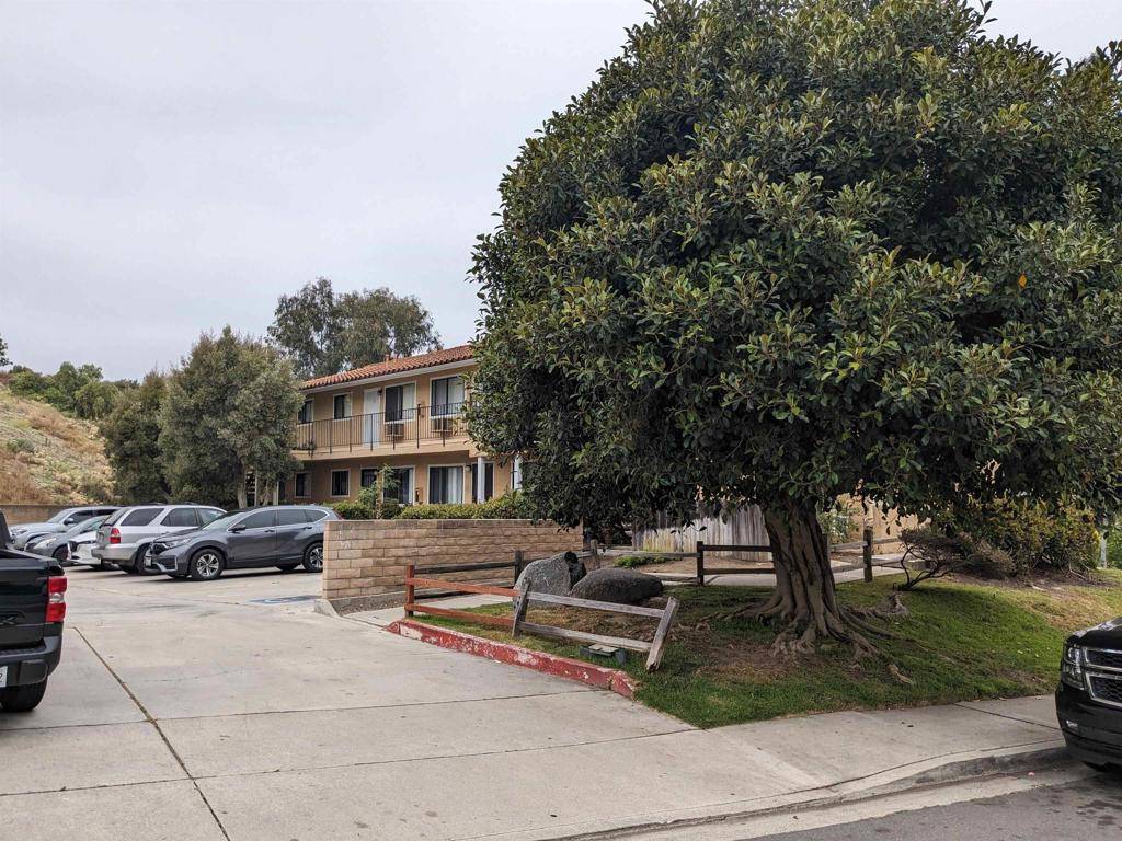 Vista, CA 92081,315 Pomelo Dr
