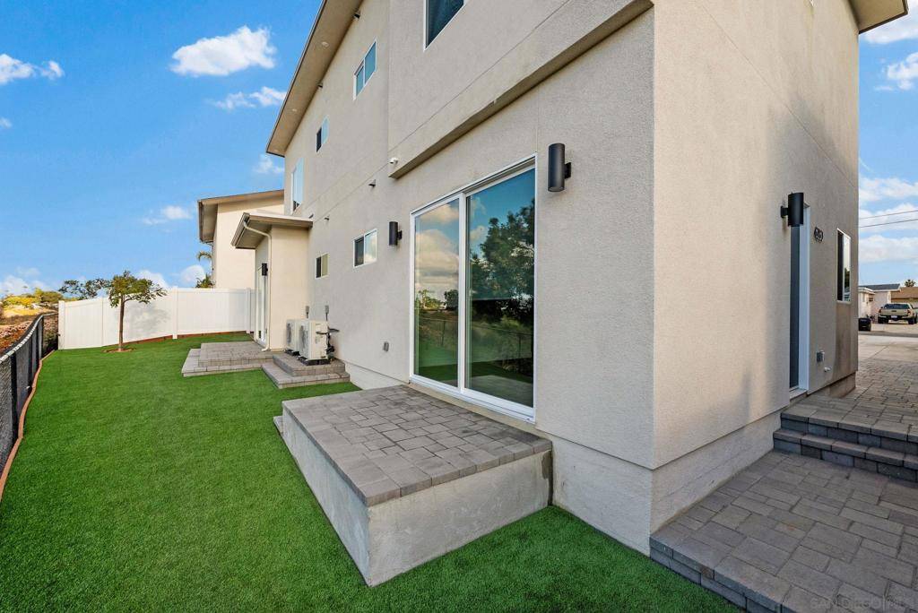 San Diego, CA 92111,6280 Osler Street