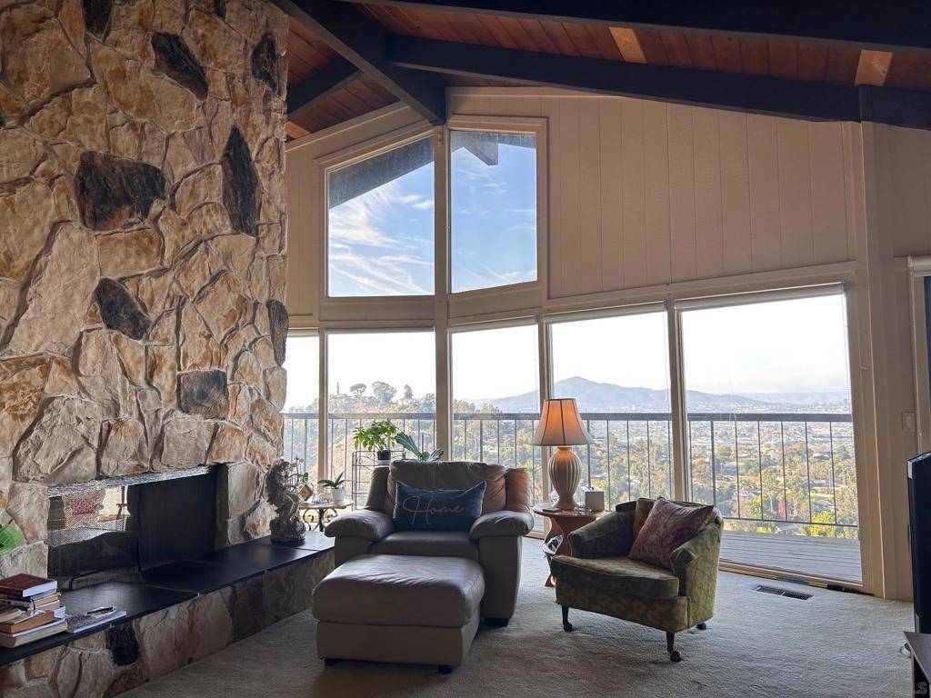 La Mesa, CA 91941,4742 Mt. Helix Drive