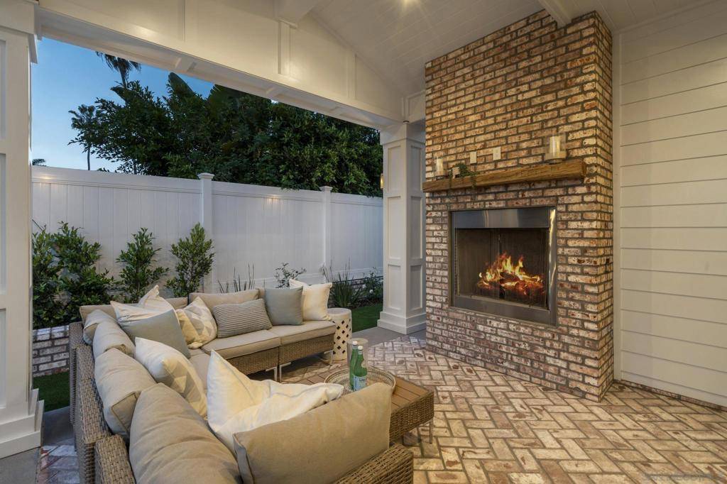 La Jolla, CA 92037,462 Westbourne Street