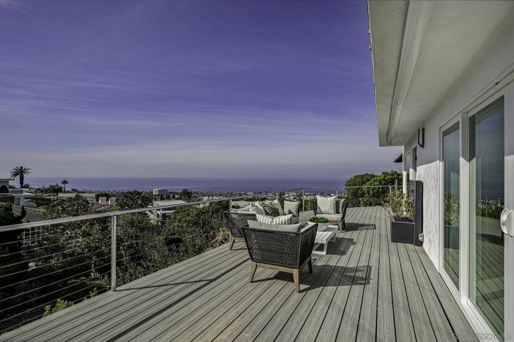 La Jolla, CA 92037,7324 Remley Place