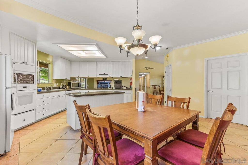 12738 Monte Vista Rd Poway, CA 92064