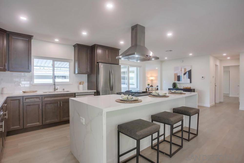 7224 San Benito Carlsbad, CA 92011