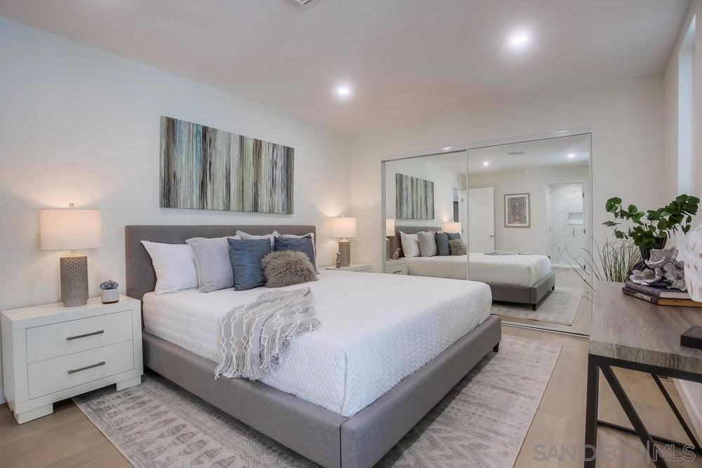 7224 San Benito Carlsbad, CA 92011