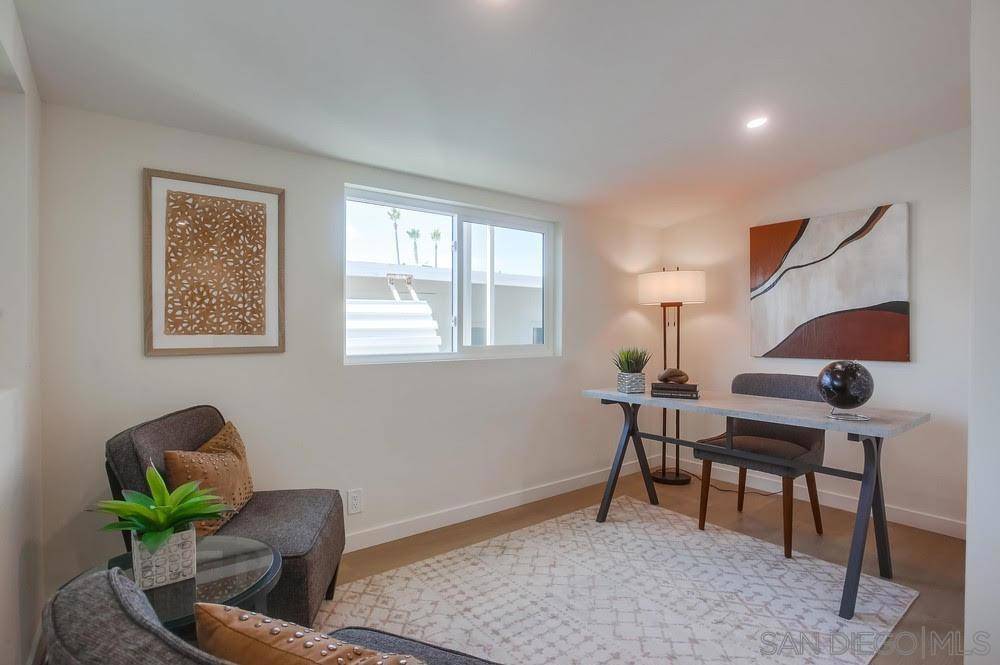 7224 San Benito Carlsbad, CA 92011