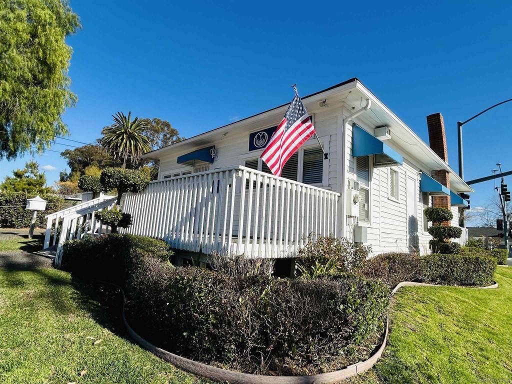Ramona, CA 92065,947 D St