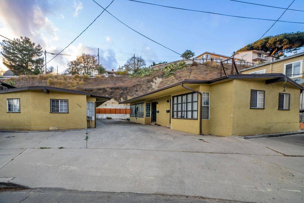 San Diego, CA 92103,3206 Reynard Way