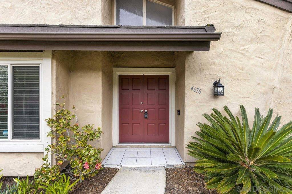 Carlsbad, CA 92008,4676 Coralwood Cir