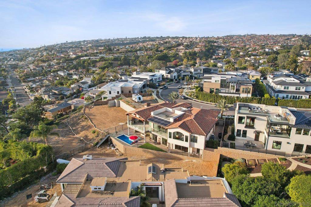 San Diego, CA 92109,5114 Gordon Lane