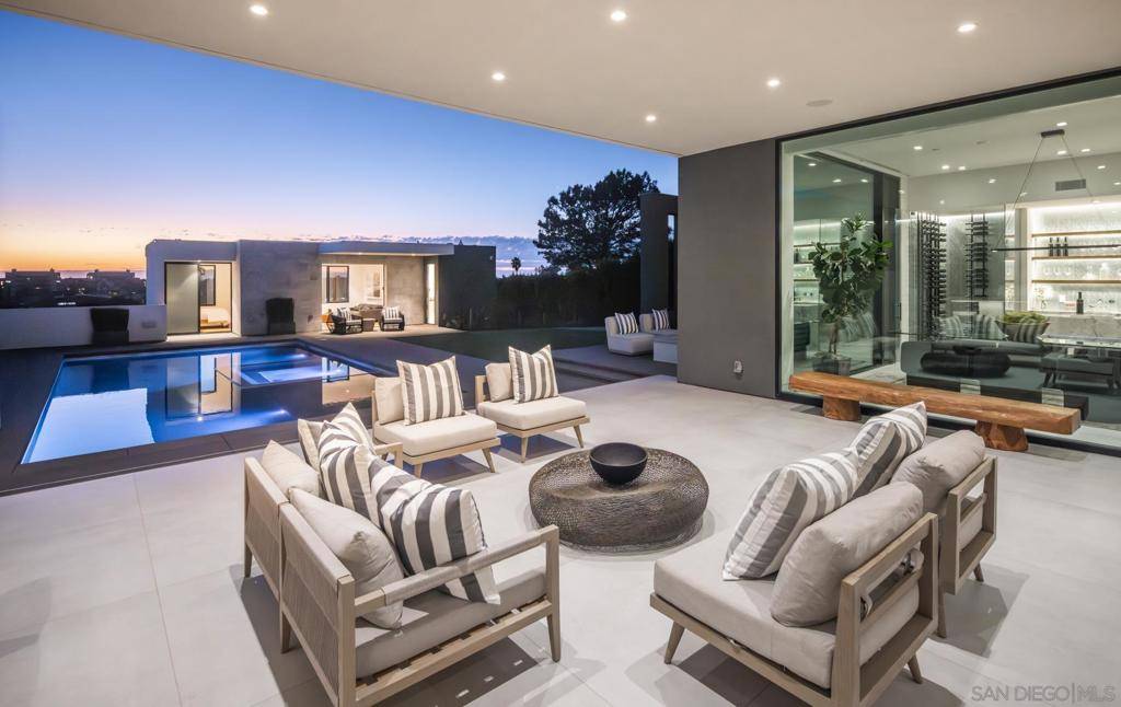 521 S Rios Solana Beach, CA 92075