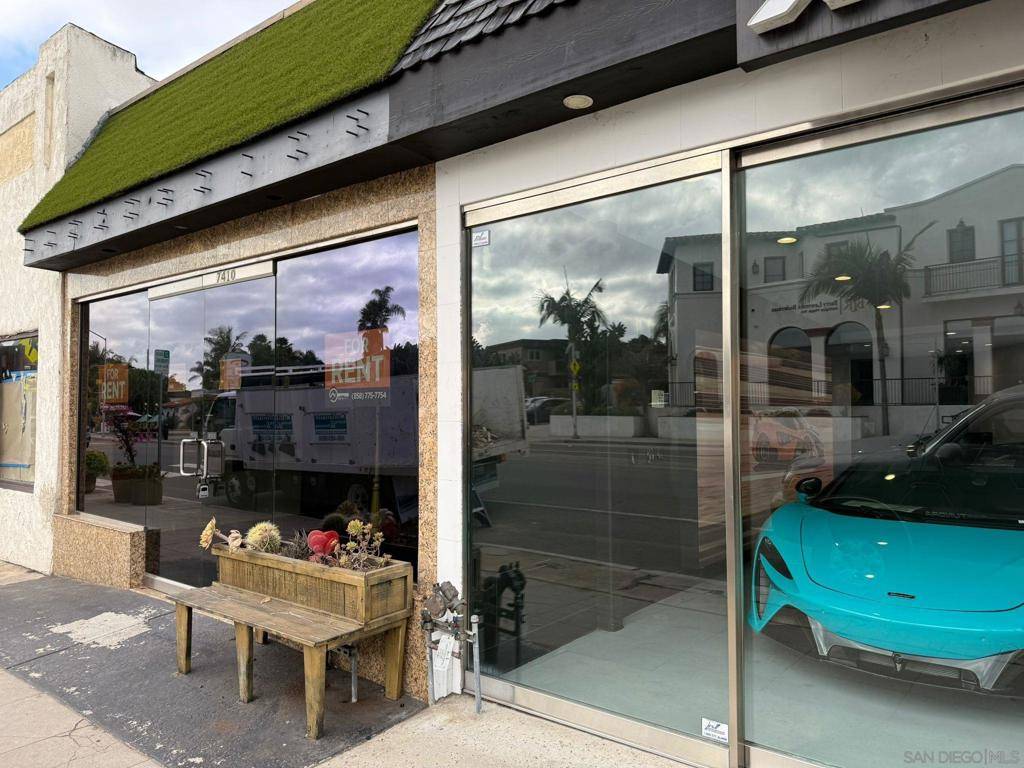 La Jolla, CA 92037,7410 La Jolla Blvd