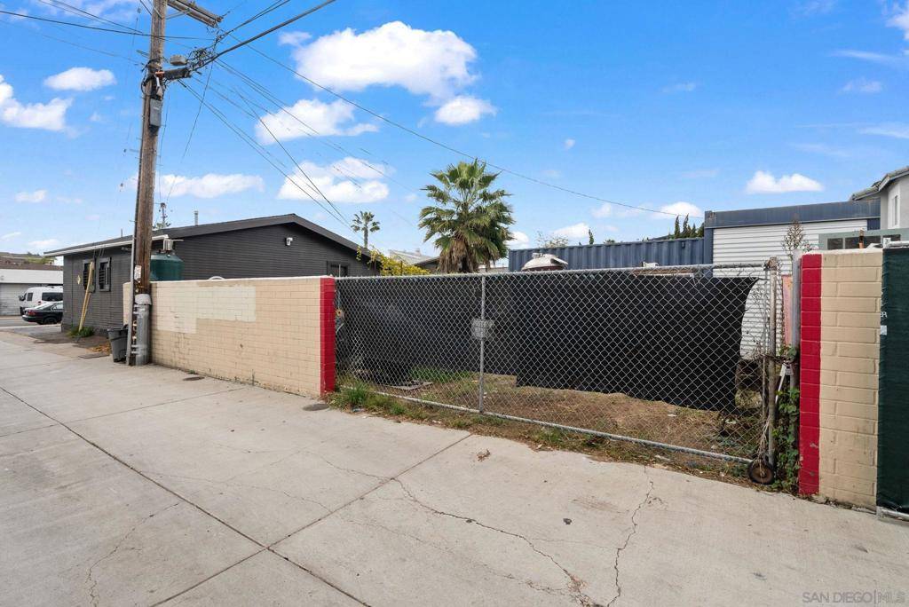 San Diego, CA 92116,2820 Adams Avenue