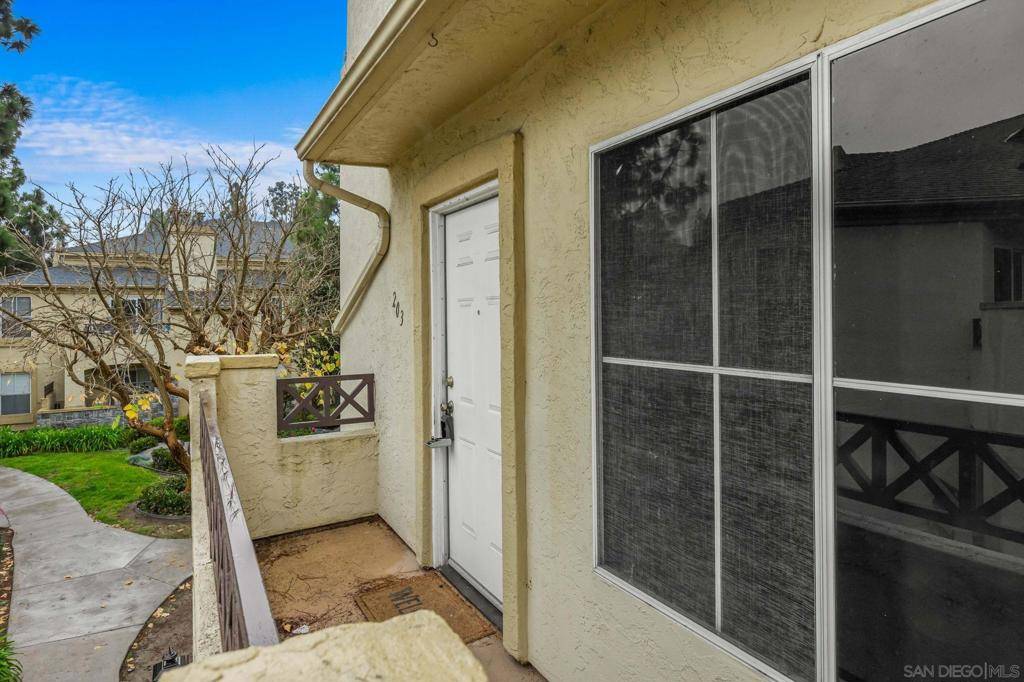 Chula Vista, CA 91913,719 Brookstone Rd #203