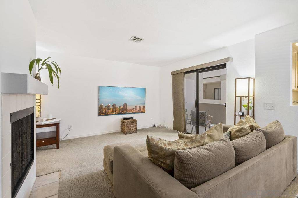 San Diego, CA 92129,10379 Azuaga St #139