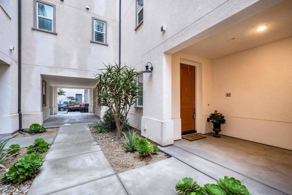 San Diego, CA 92154,5360 Calle Rockfish #32