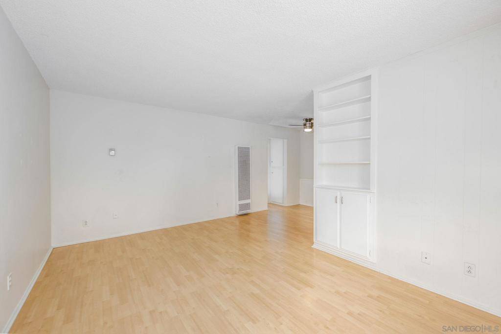 San Diego, CA 92109,4036 Shasta Street #10