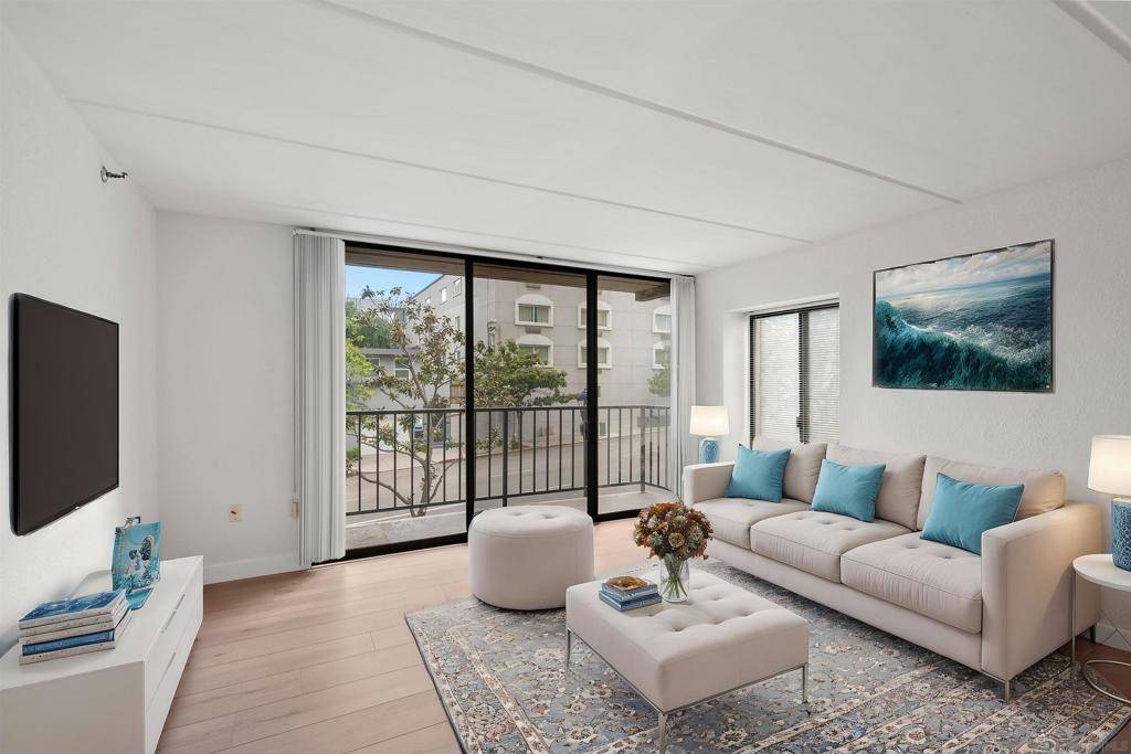 San Diego, CA 92101,1333 8th Avenue #205