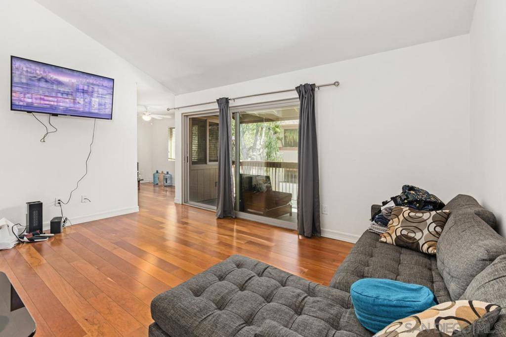 San Diego, CA 92120,5412 Adobe Falls Rd #15