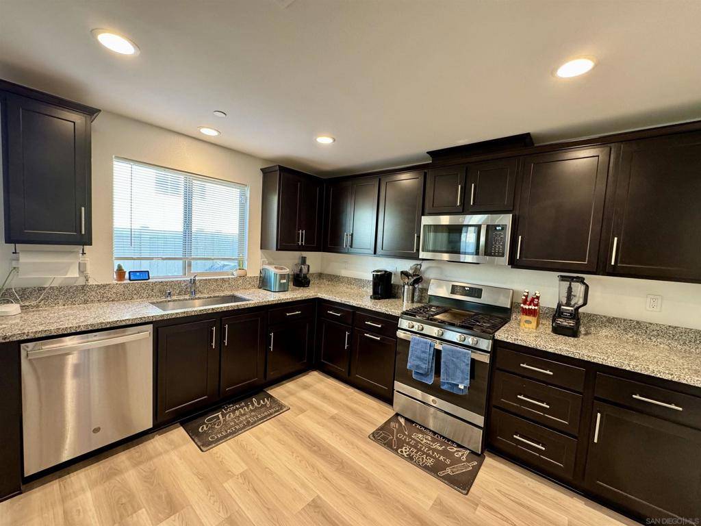 Lake Elsinore, CA 92532,24014 Raptor Way