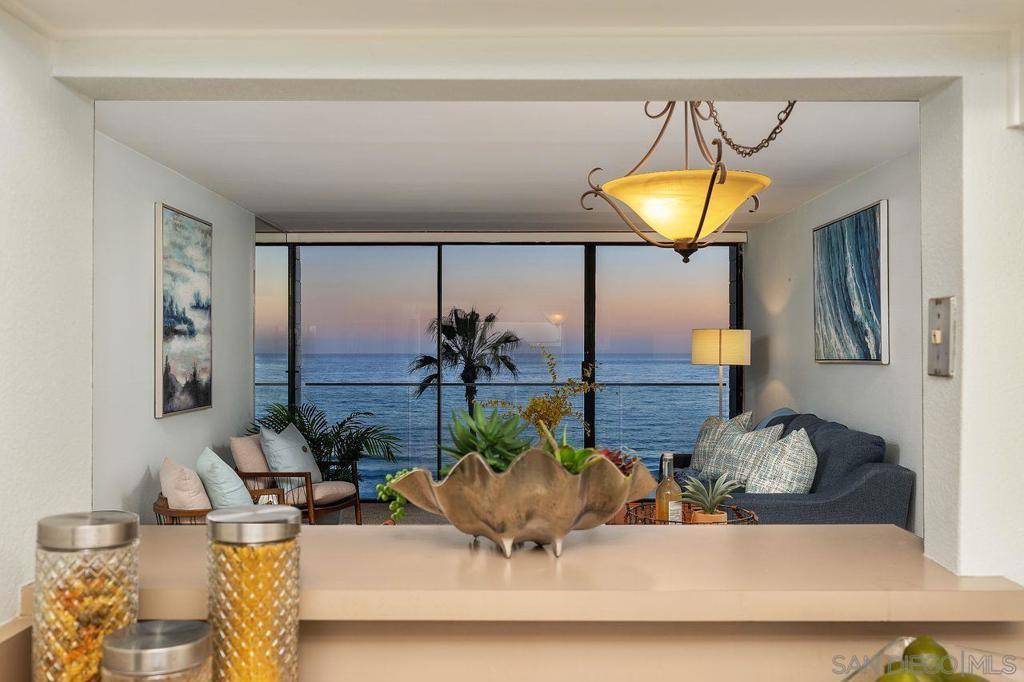 San Diego, CA 92109,4767 Ocean Blvd #410