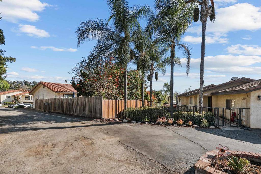 Vista, CA 92084,617 Sabrina Way