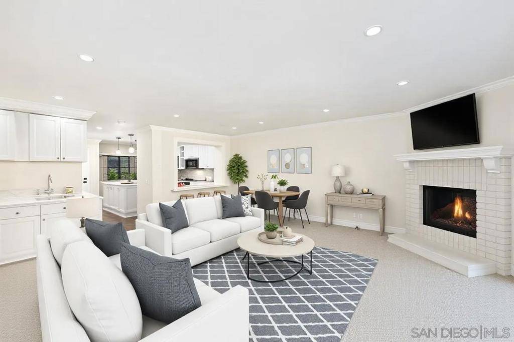 La Jolla, CA 92037,8840 Villa La Jolla Dr #103