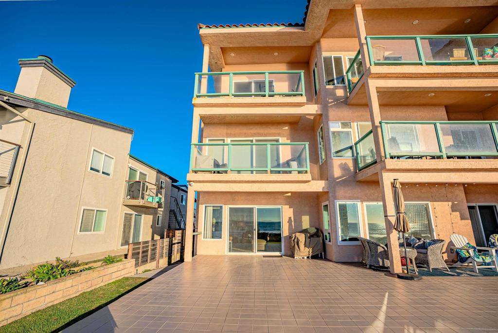 Imperial Beach, CA 91932,1442 Seacoast Dr. #1