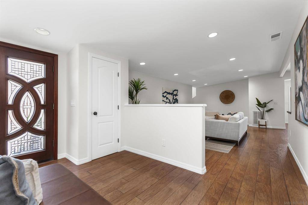 San Diego, CA 92117,3182 Denver Street