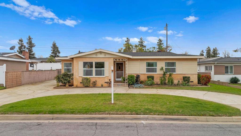 Glendora, CA 91740,1926 E Duell St