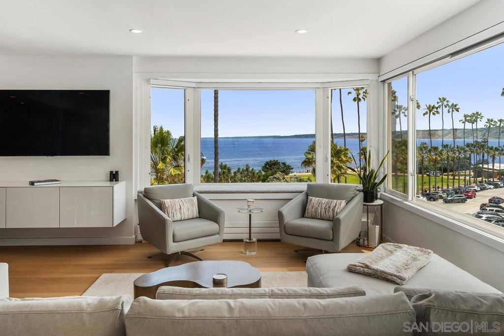 La Jolla, CA 92037,8040 Girard Ave #7
