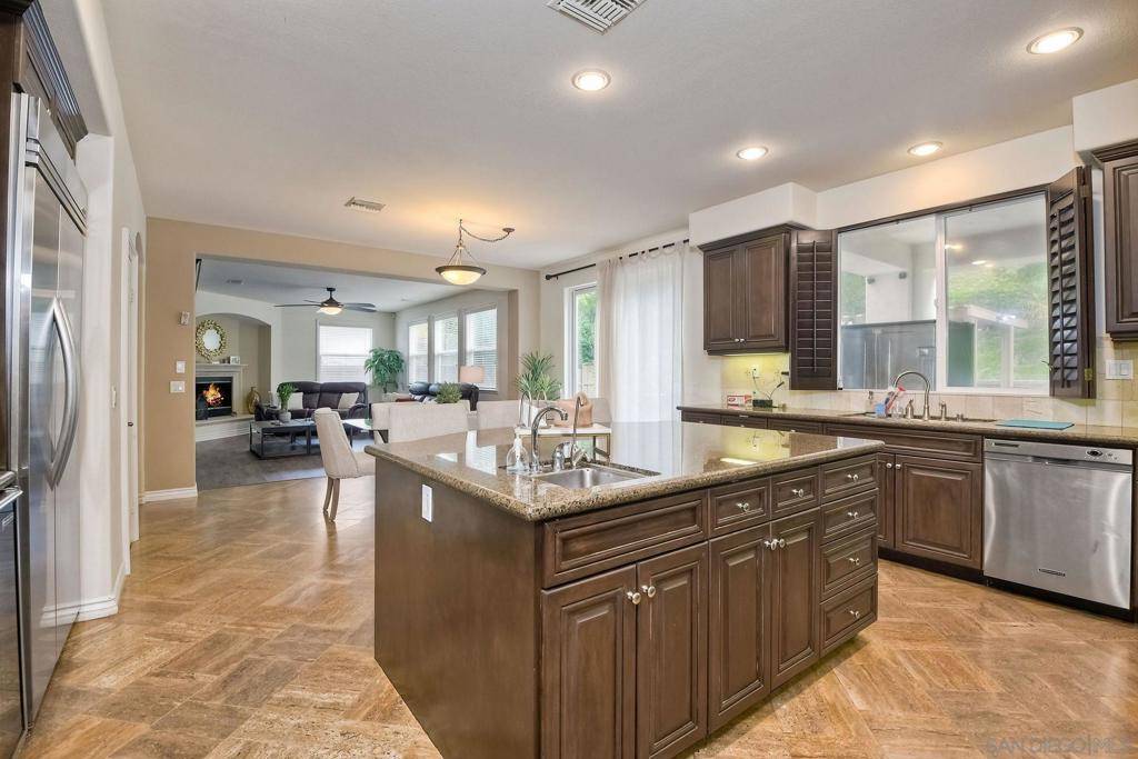 993 Hawthorne Creek Dr Chula Vista, CA 91914
