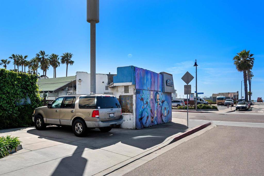 Imperial Beach, CA 91932,911 Seacoast Drive