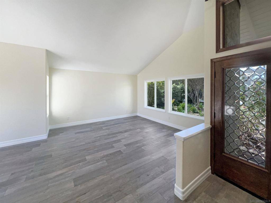 Carlsbad, CA 92010,4332 Stanford St