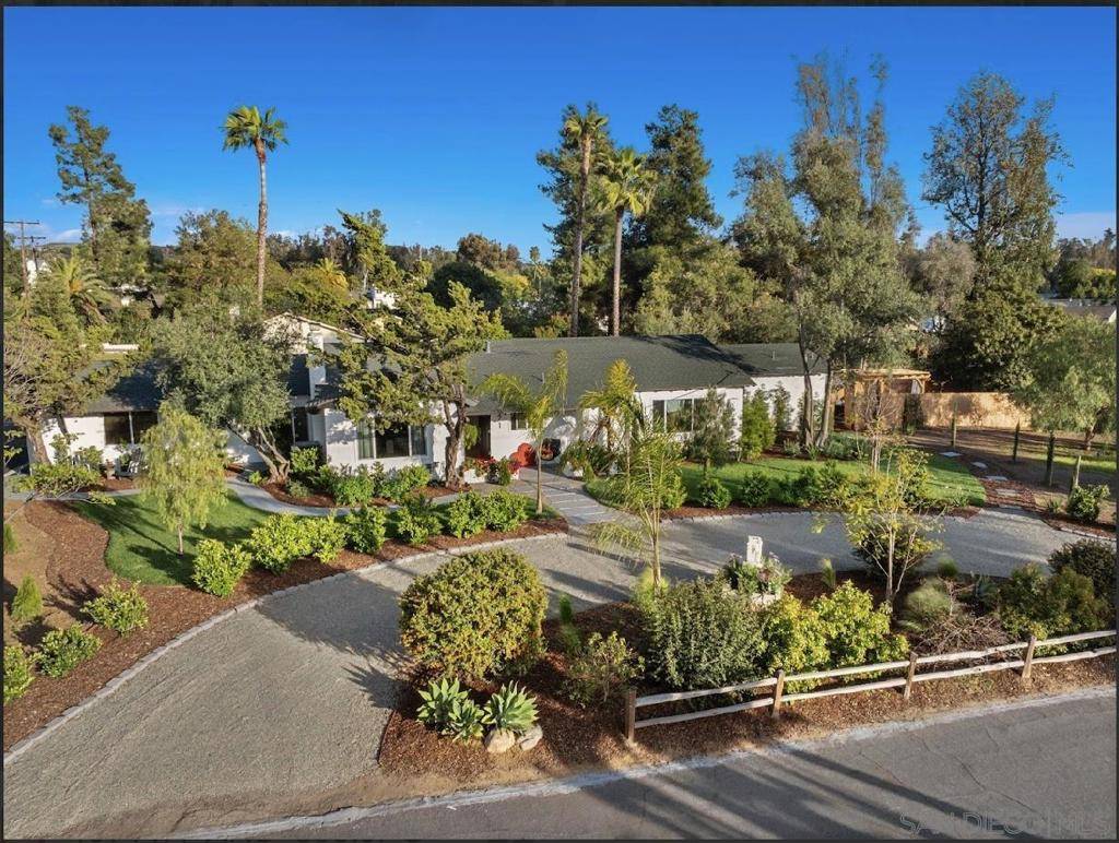 Escondido, CA 92029,1971 Vermel