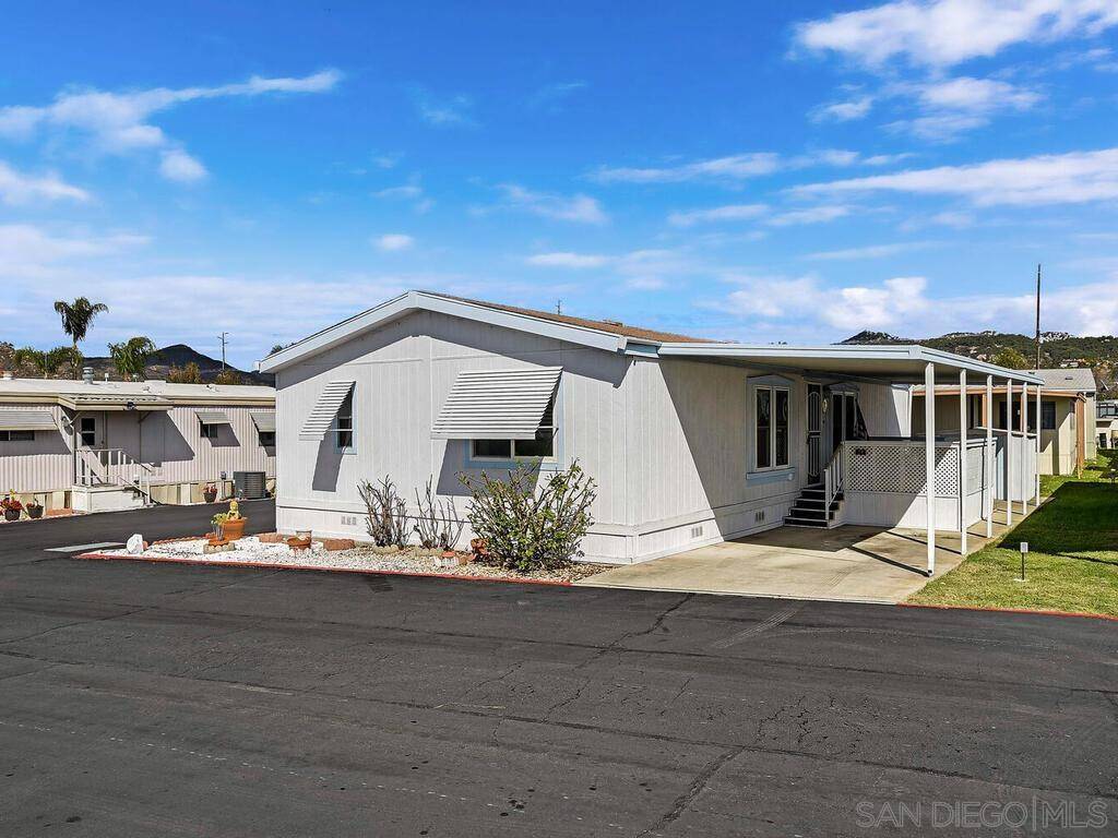 Escondido, CA 92027,211 N Citrus Ave #SPC 37
