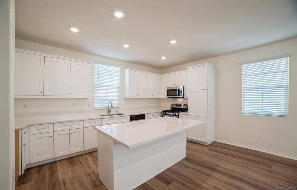 Riverside, CA 92507,20102 COLD CANYON COURT