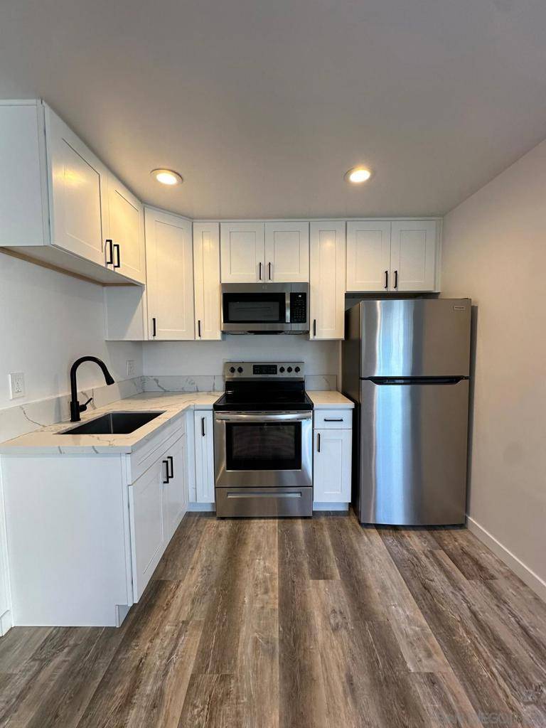 San Diego, CA 92116,4462 32nd