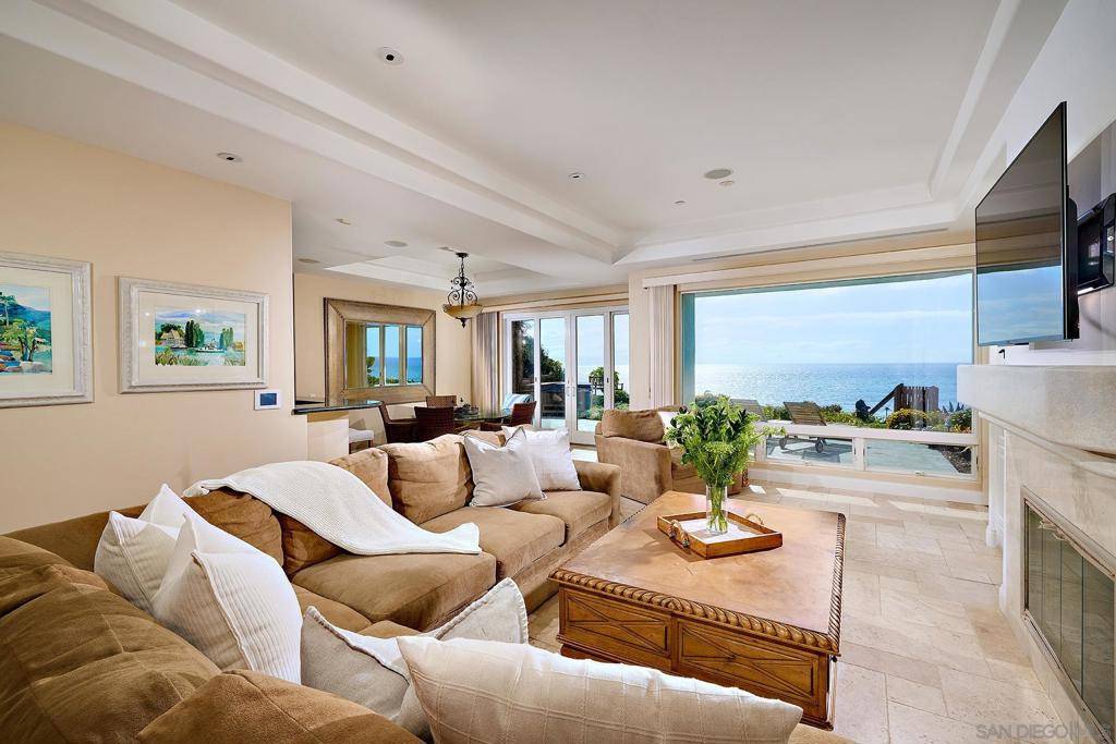Encinitas, CA 92024,1630 Neptune Avenue