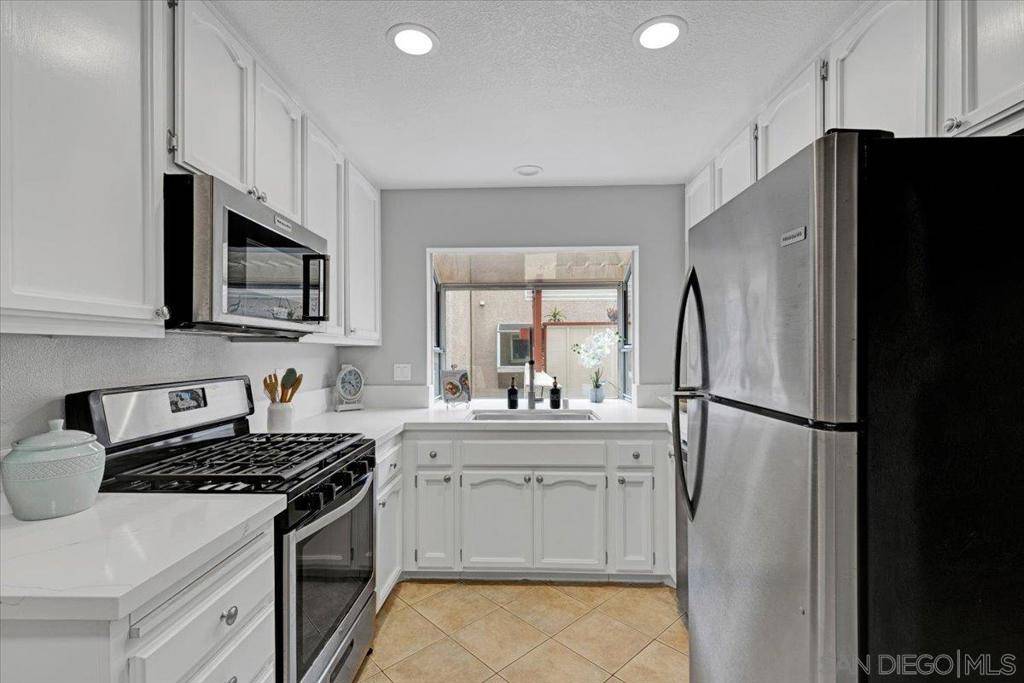 7757 Caminito Monarca #109 Carlsbad, CA 92009