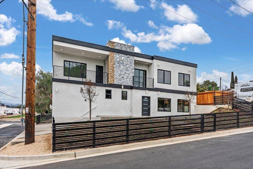 Escondido, CA 92025,422 S Spruce St