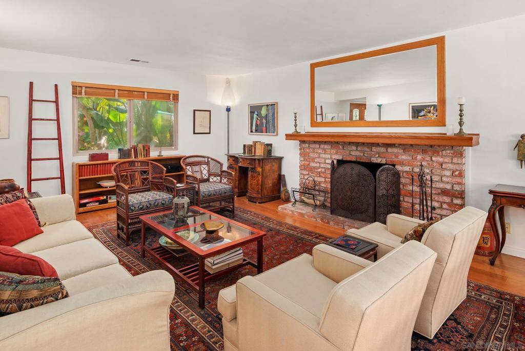 San Diego, CA 92109,1669 Los Altos Rd