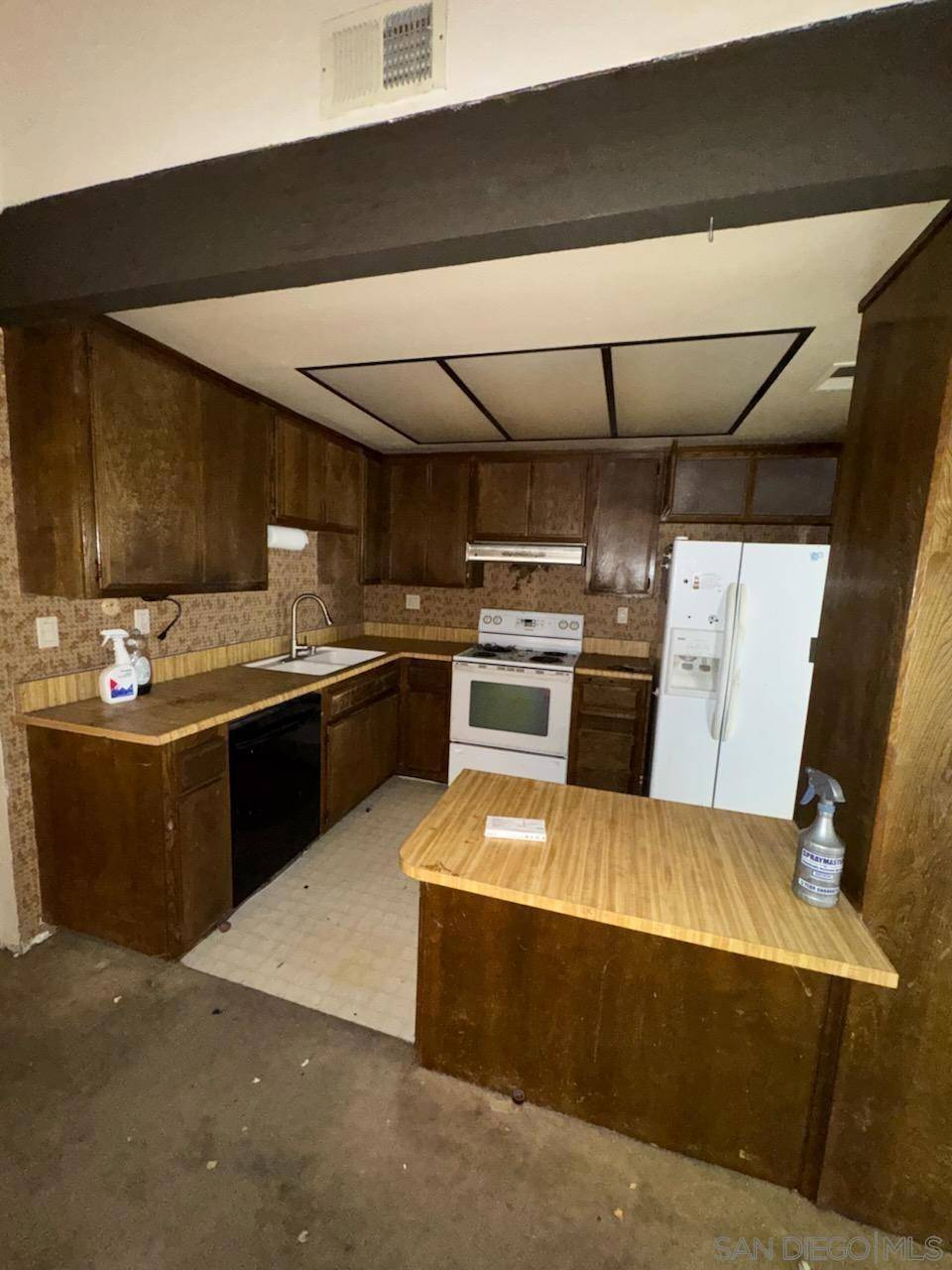Spring Valley, CA 91977,10031 Nuerto Lane