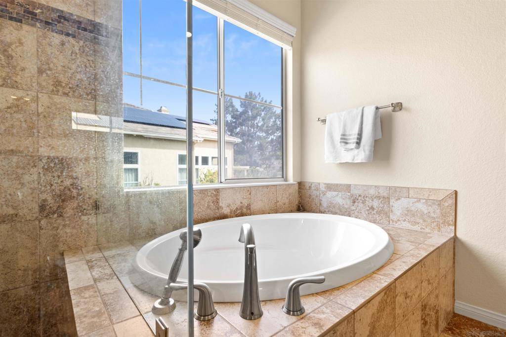 7925 via ensenada Carlsbad, CA 92009