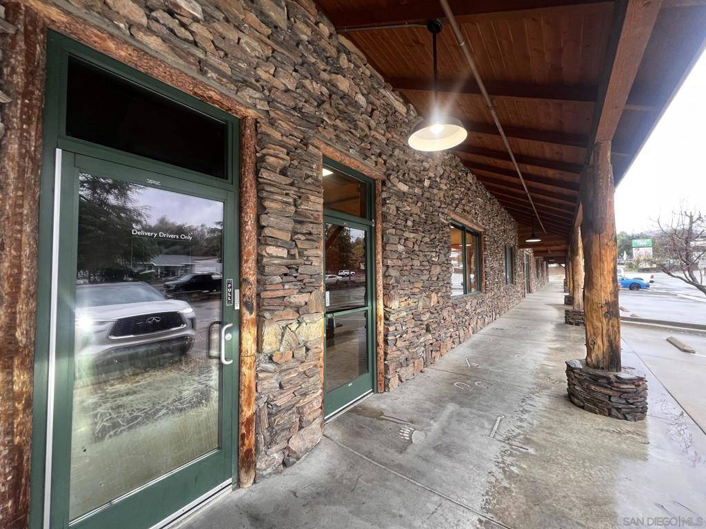 Alpine, CA 91901,2710 Alpine Blvd