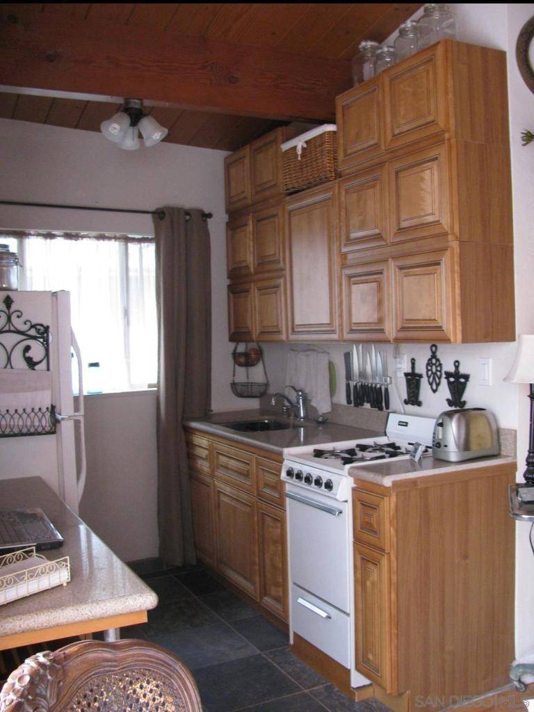 San Diego, CA 92115,4841 69th