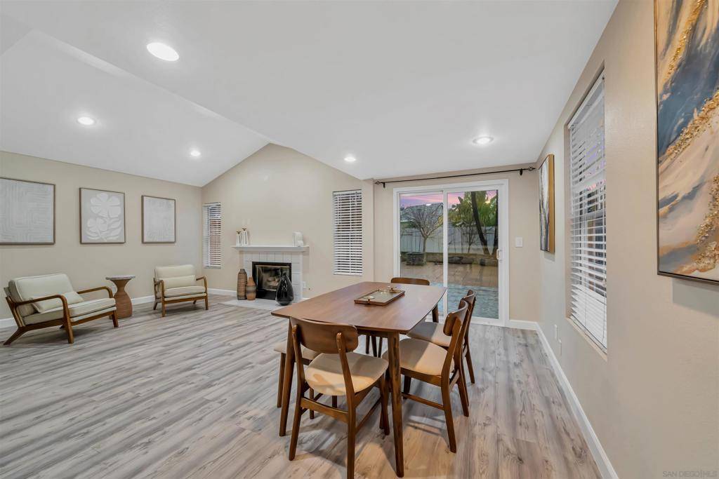 10678 Rancho Carmel Dr San Diego, CA 92128