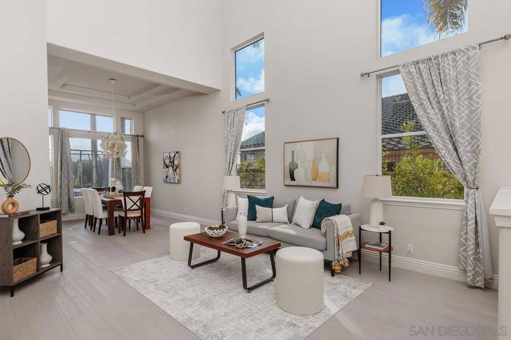 6943 Wildrose Ter Carlsbad, CA 92011